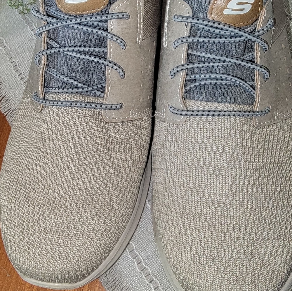 Shoes - Picture 2 of 6